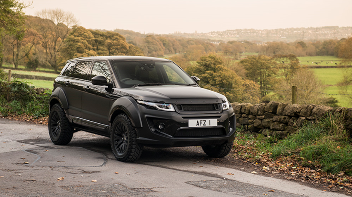 Kahn-Evoque-Cooper-Discoverer-ST_MAXX-Countryside.png