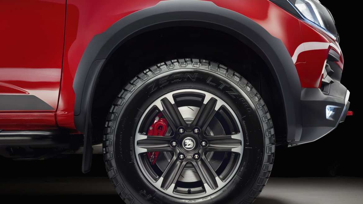 12_HSV_SPORTS CAT_AOR172_WHEEL DETAIL- Highres.jpg